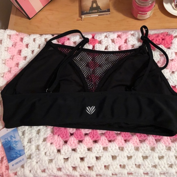 SLEEK BLACK SWIMSUIT TOP! BRAND NEW WITH TAGS! - Picture 2 of 2
